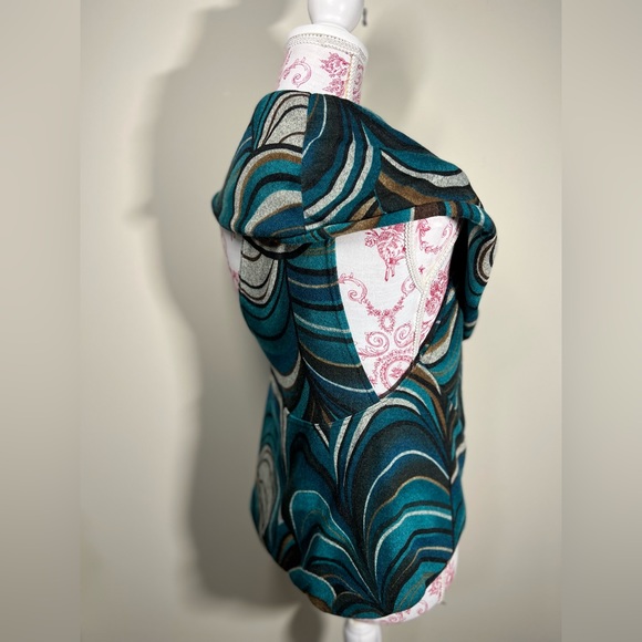 Green modern printed vest size Small - Picture 3 of 7